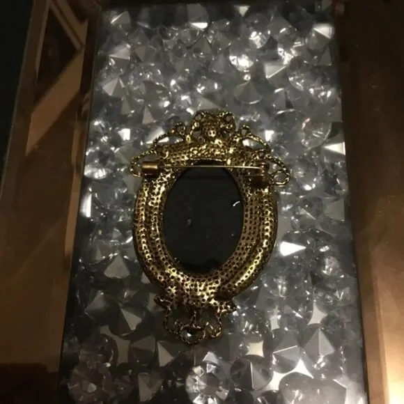 Vintage Inspired Rhinestone Pink Blue Gold Portrait Cameo Brooch - Picture 4 of 6